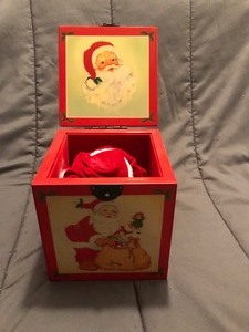 lot 174 image: 1987 Enesco Santa Claus musical jack in the box  plays here comes Santa