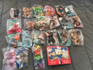 lot 304 image: 22 McDonald beanie babies in original packages
