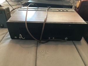lot 319 image: Vintage electronics
