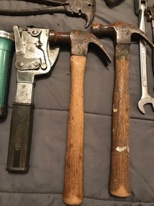 lot 325 image: Vintage tools, flashlights and more