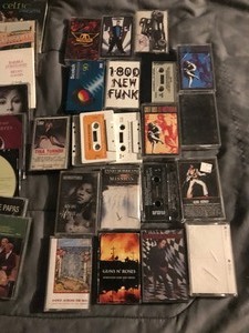 lot 327 image: CDs and tape cassettes