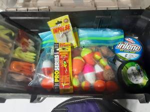 lot 205 image: Fishing stuff including tackle 