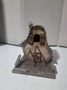 lot 217 image: Bird house