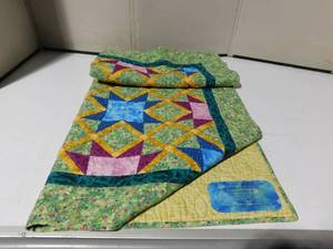 lot 210 image: Twin Quilt (Stars on the bright side)