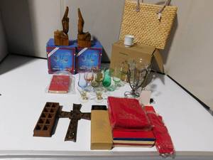 lot 235 image: box of 1996 Sakura china, goblets, Avon