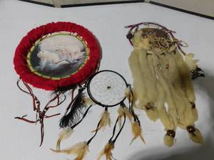 lot 250 image: 3 Dream catchers