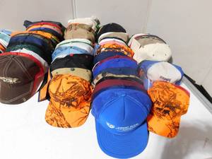 lot 262 image: Box of advertised hats