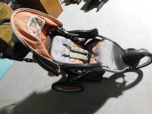 lot 265 image: Jeep stroller