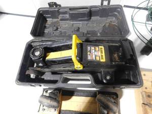 lot 272 image: 2 ton jack, 2 wood dollys and 3 garbage can dollys