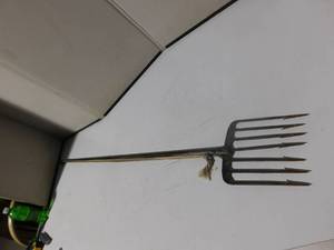 lot 381 image: Vintage fishing spear