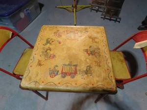lot 393 image: Vintage kids circus table with 2 chairs