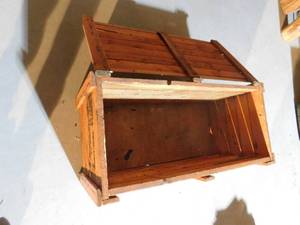 lot 400 image: Wood storage box