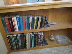 lot 56 image: All books and decor on entry shelf ...