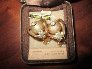 lot 93 image: Pair of gold tone clip on earrings ...