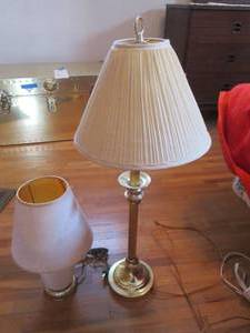 lot 95 image: Pair of (2) table lamps...