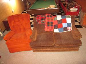 lot 127 image: Brown 2-cushion loveseat, vintage r...