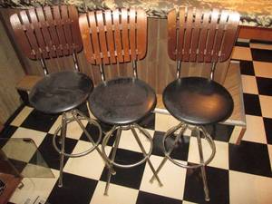 lot 133 image: Set of (3) metal base, woos slat ba...