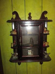 lot 152 image: Wall mounted Decorative display she...