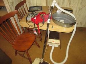 lot 164 image: Vintage formica top metal leg kitch...