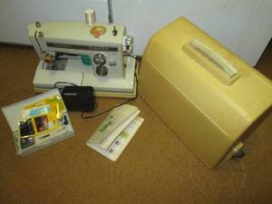 lot 167 image: Kenmore model 1660 Zig Zag Sewing M...