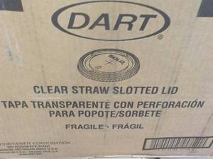 Dart 1000 Clear Straws Slotted Lids...