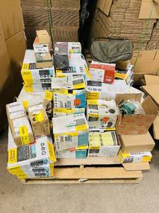 HUGE LOT of American Standard Kitchen and Bathroom Faucets...
