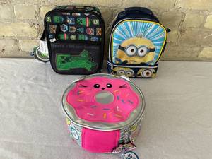 lot 43 image: Lot of 3 Kids Personal CoolersLunch Boxes. 