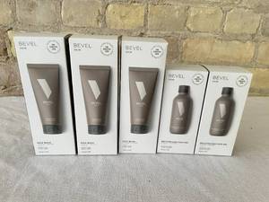 lot 49 image: Lot of 5 Bevel Mens Sensitive Skin Face Wash and Moisturizer