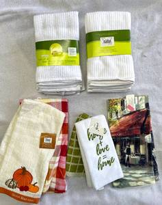 lot 53 image: Large Lot of Kitchen Dish Towels