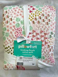 lot 54 image: Pillowfort FullQueen Sized Floral Quilt.