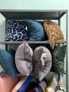 lot 162 image: Large Lot of Various Throw Pillows