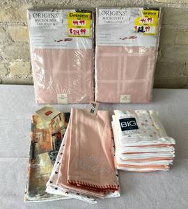 lot 118 image: Lot of Kitchen Table Cloths and Dish towels