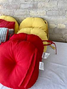 lot 153 image: Lot of Outdoor Seat Cushions and Pillows 