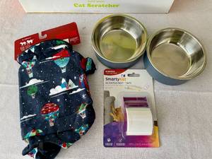 lot 159 image: Lot of Cat Supplies, Play House Scratcher, Kitty Shirt and Bowls