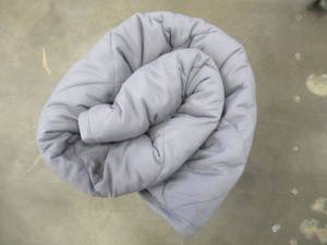 lot 344 image: 15 lb Weighted Gray Blanket - 48 in x 72 in