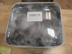 lot 353 image: 3 Piece Shaggy Bath Rug Set in GrayBlack