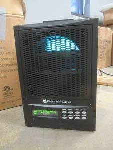 lot 419 image: Green Air Classic Purifier Ozone Generator
