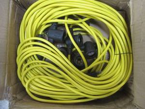 lot 505 image: Sterl Lighting - 10 Sockets, Yellow Cage 100FT Plastic, Commercial Grade, Construction Temporary Work Lights, 1250 Watts, 300 Volts,