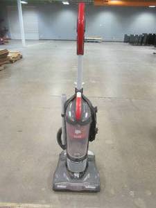 lot 590 image: Dirt Devil Endura Max Bagless Upright Vacuum Cleaner - UD70174 (USED, MISSING ATTACHMENTS BUT WORKS)