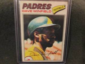 129.     1977 Topps Dave Winfield C...