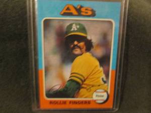 151.     1975 Topps Rollie Fingers ...