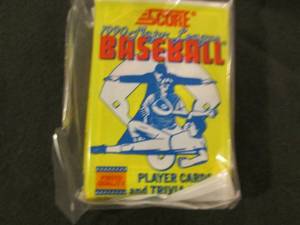157.     6 1990 Score Baseball Pack...