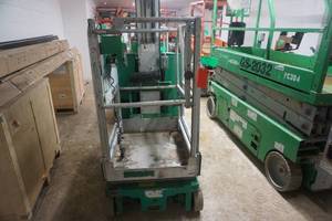 2014 Genie GR20 Electric Man Lift