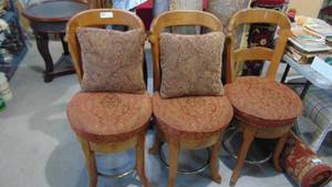 lot 7 image: 3- Swivel Fabric Bar Stools