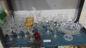 lot 32 image: 32- Misc Stems and Glassware