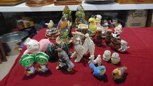 lot 56 image: Lot of Misc Salt and Pepper and Figures