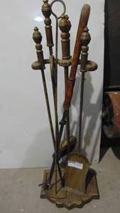lot 86 image: Brass Fireplace Tool Set