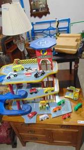 lot 133 image: Kidsplay Wood Parking Garage with Cars