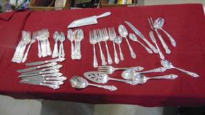 lot 150 image: 8 Place Setting plus Misc Silverware