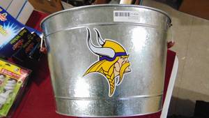 lot 164 image: Oval Minnesota Vikings Tub